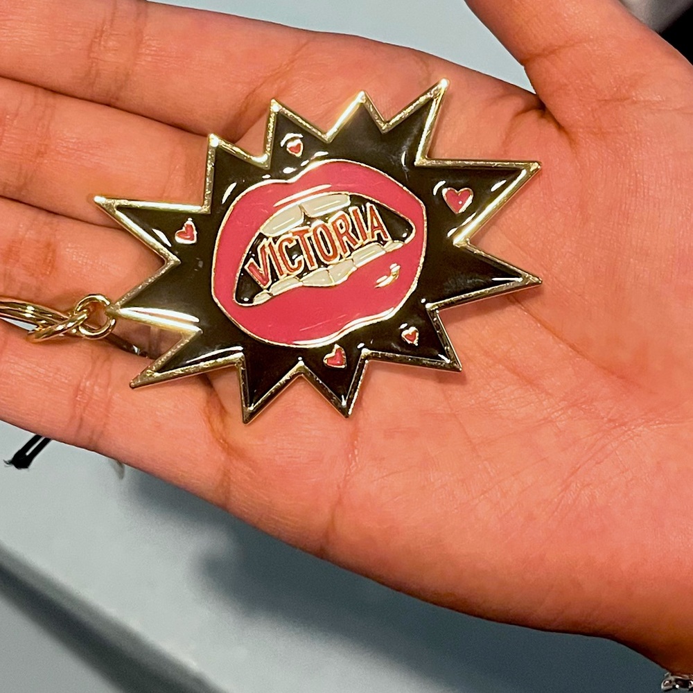 Victoria Secret keychain - Picture 3 of 3